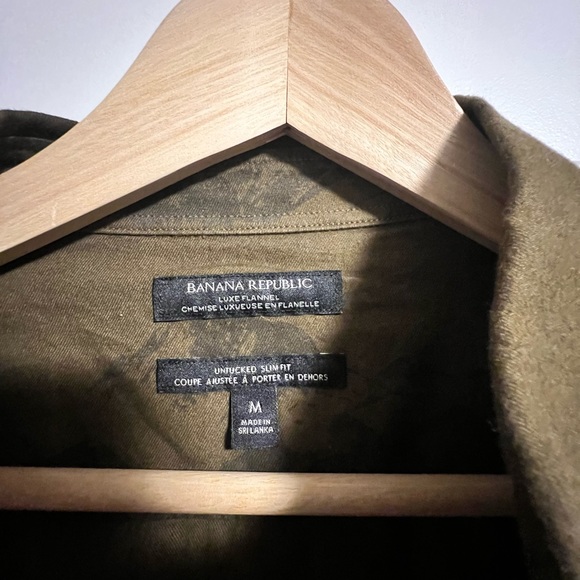 Men’s Banana Republic Medium Button down- New condition. Worn once. - Picture 2 of 3